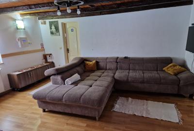 Casă cu 4 camere în Central