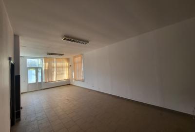 Spațiu comercial, de 600 mp, în Central - 1