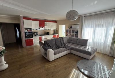 Apartament cu 3 camere decomandat în Nicolina - 6
