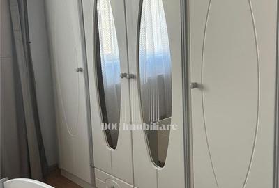 Apartament cu 2 camere semidecomandat, mobilat în Polonă - 4
