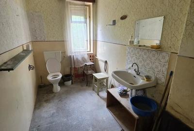 Apartament cu 5 camere semidecomandat în Ultracentral