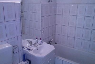 Apartament cu 2 camere semidecomandat, mobilat în Obor