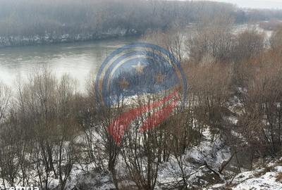 Teren de 2500 mp, în Dobrun