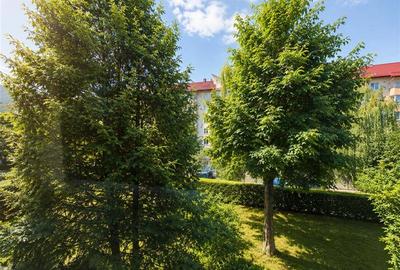 Apartament cu 3 camere decomandat, mobilat în Noua