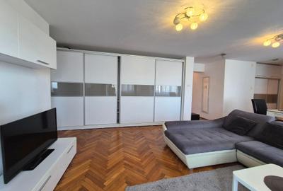 Apartament cu 3 camere decomandat în Circumvalațiunii - 3