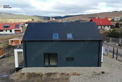 Casă cu 4 camere cu Teren 670 Mp în Leliceni - 9