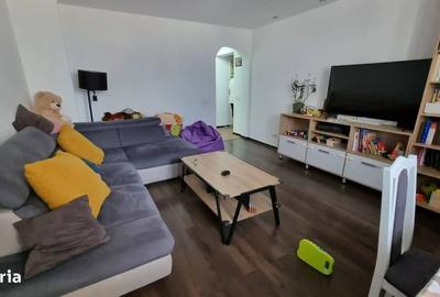 Apartament cu 3 camere în Berceni