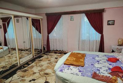 Casă cu 2 camere cu Teren 1300 Mp în Iecea Mică