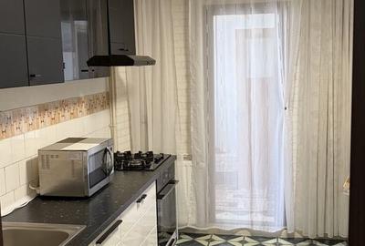 Apartament cu 3 camere decomandat în Găvana