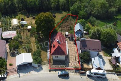 Casă cu 3 camere cu Teren 1112 Mp în Valea Iașului