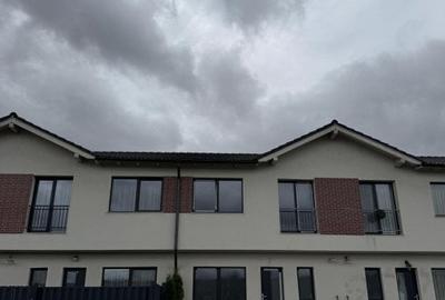 Casă cu 3 camere cu Canalizare în Florești - 2