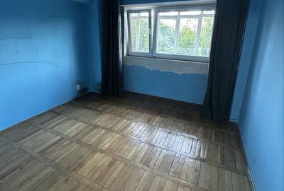 Apartament cu 3 camere semidecomandat în Central - 2