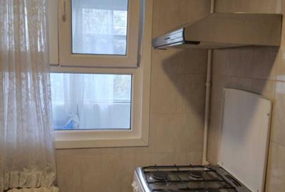 Apartament cu 2 camere decomandat în Titan