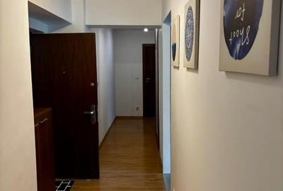 Apartament cu 3 camere decomandat, mobilat în Berceni