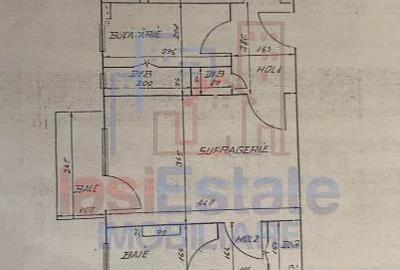 Apartament cu 3 camere semidecomandat în Filiași