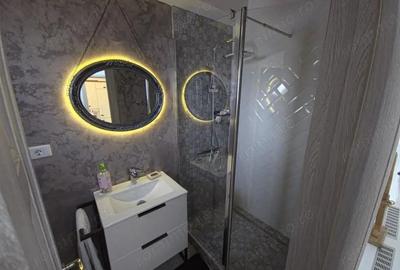 Casă cu 4 camere cu Teren 160 Mp în Palazu Mare - 1