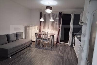 Apartament cu 3 camere semidecomandat, mobilat în Florești