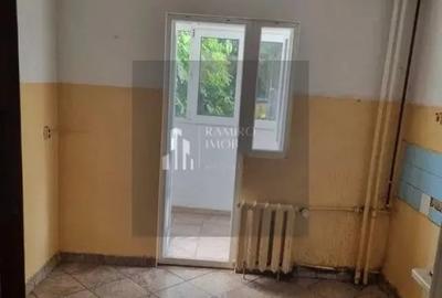 Apartament cu 3 camere semidecomandat în Titan