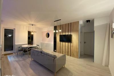 Apartament cu 3 camere, mobilat în Central