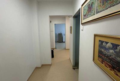 Apartament cu 3 camere decomandat în Central - 1