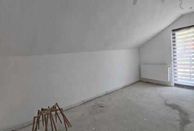 Casă cu 4 camere cu Teren 150 Mp în Central - 2