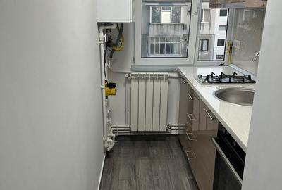 Apartament cu 2 camere nedecomandat în Km 4