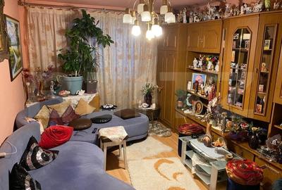 Apartament cu 2 camere decomandat, mobilat în Micro 15