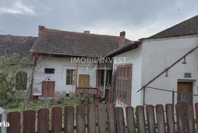 Casă cu 4 camere cu Teren 666 Mp în Central