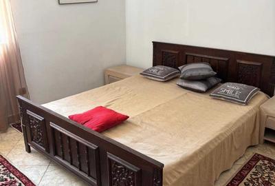 Casă cu 4 camere cu Teren 120 Mp în Trocadero