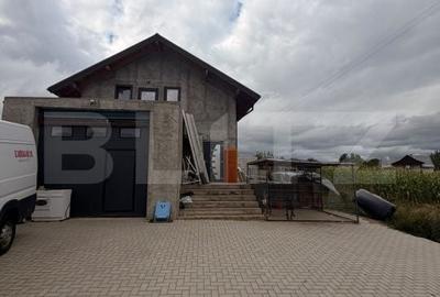 Casă cu 4 camere în Podeni