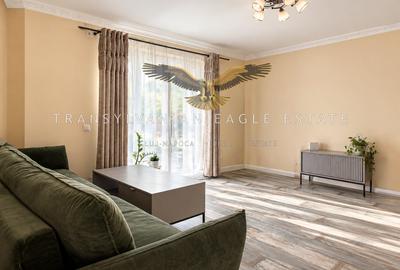 Apartament cu 3 camere semidecomandat, mobilat în Bună Ziua