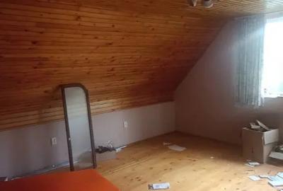 Casă cu 6 camere cu Teren 1000 Mp în Angheluș