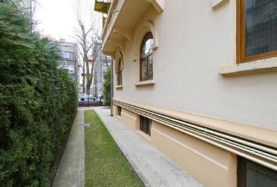 Apartament cu 4 camere decomandat în Dorobanți
