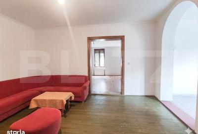 Casă cu 4 camere cu Teren 598 Mp în Central