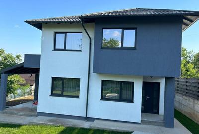 Casă cu 4 camere cu Teren 440 Mp în Breazu