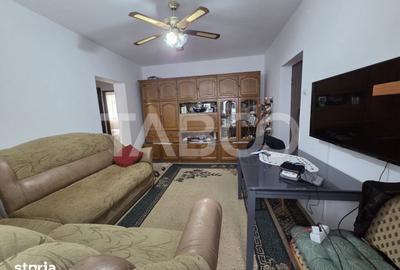 Apartament cu 3 camere semidecomandat în Central - 3