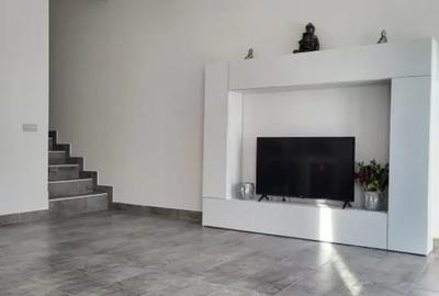 Casă cu 3 camere cu Teren 700 Mp în Dumbrăvița - 1