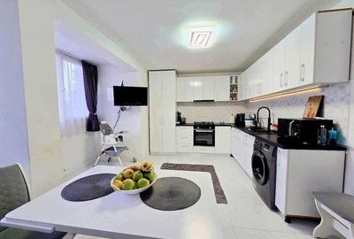 Casă cu 6 camere cu Teren 222 Mp în Dobroești