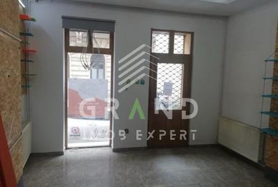 Spațiu comercial, de 45 mp, în Central - 4