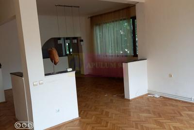 Apartament cu 5 camere semidecomandat în Mitropolie - 2