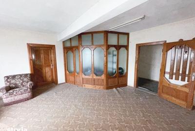 Spațiu comercial, de 2,272 mp, în Central - 3