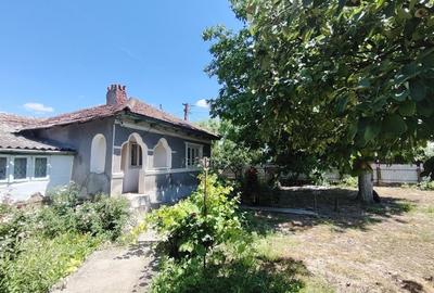 Casă cu 4 camere în Cotorca
