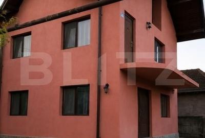 Casă cu 4 camere în Teiș