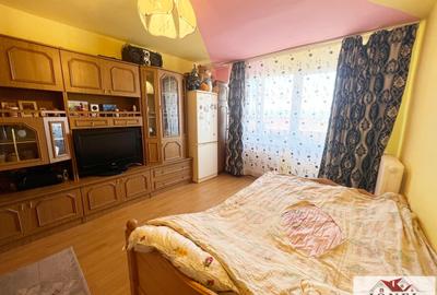 Apartament cu 2 camere decomandat în Ampoi 1 - 2