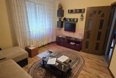Apartament cu 2 camere decomandat în 1 Mai