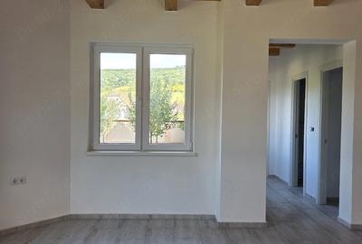 Casă cu 4 camere cu Teren 414 Mp în Valchid
