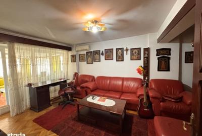Apartament cu 3 camere decomandat în Sud