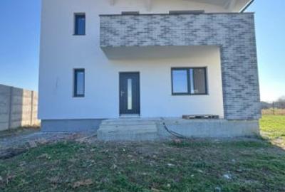 Casă cu 3 camere cu Teren 664 Mp în Vetiș - 3
