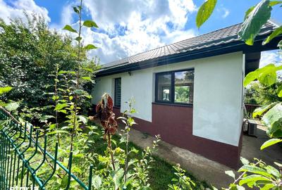 Casă cu 3 camere cu Teren 1200 Mp în Bârnova