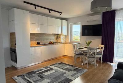 Apartament cu 2 camere semidecomandat, mobilat în Gheorgheni